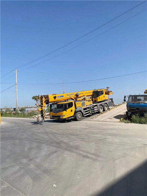 鹤山区吊车作业时，可能会产生哪些额外收费项目？